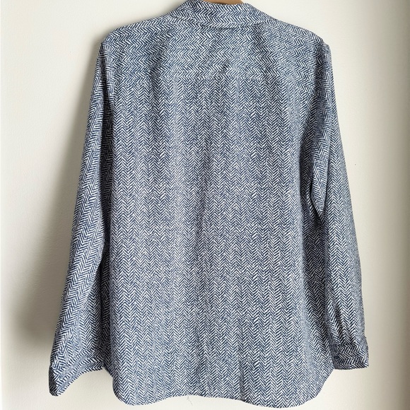 Chevron Pattern Button-Up Shirt - Picture 2 of 2